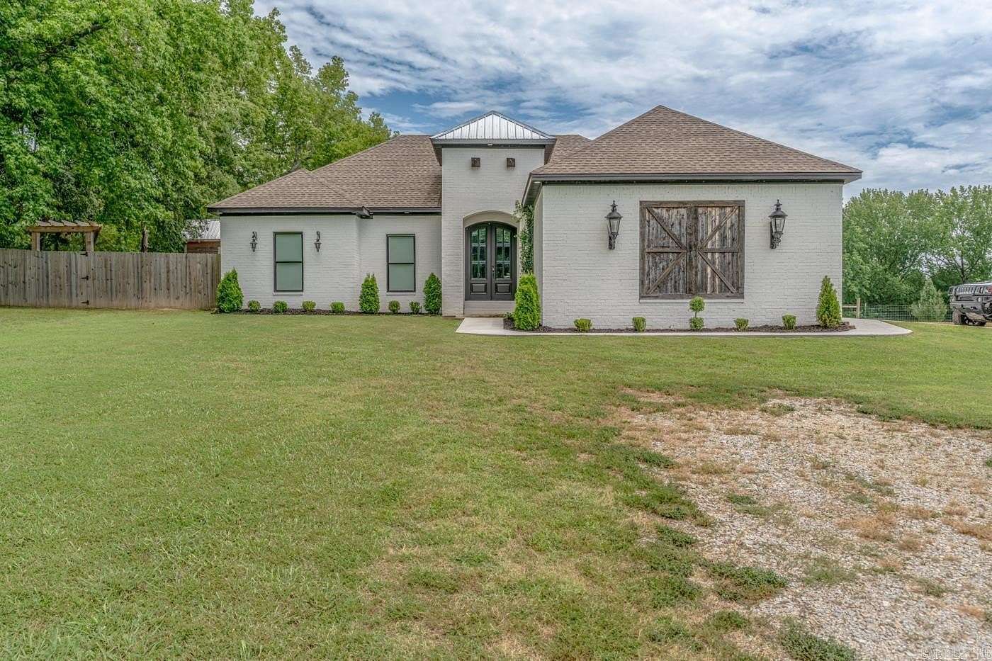 4.76 Acres of Land with Home for Sale in Jonesboro, Arkansas