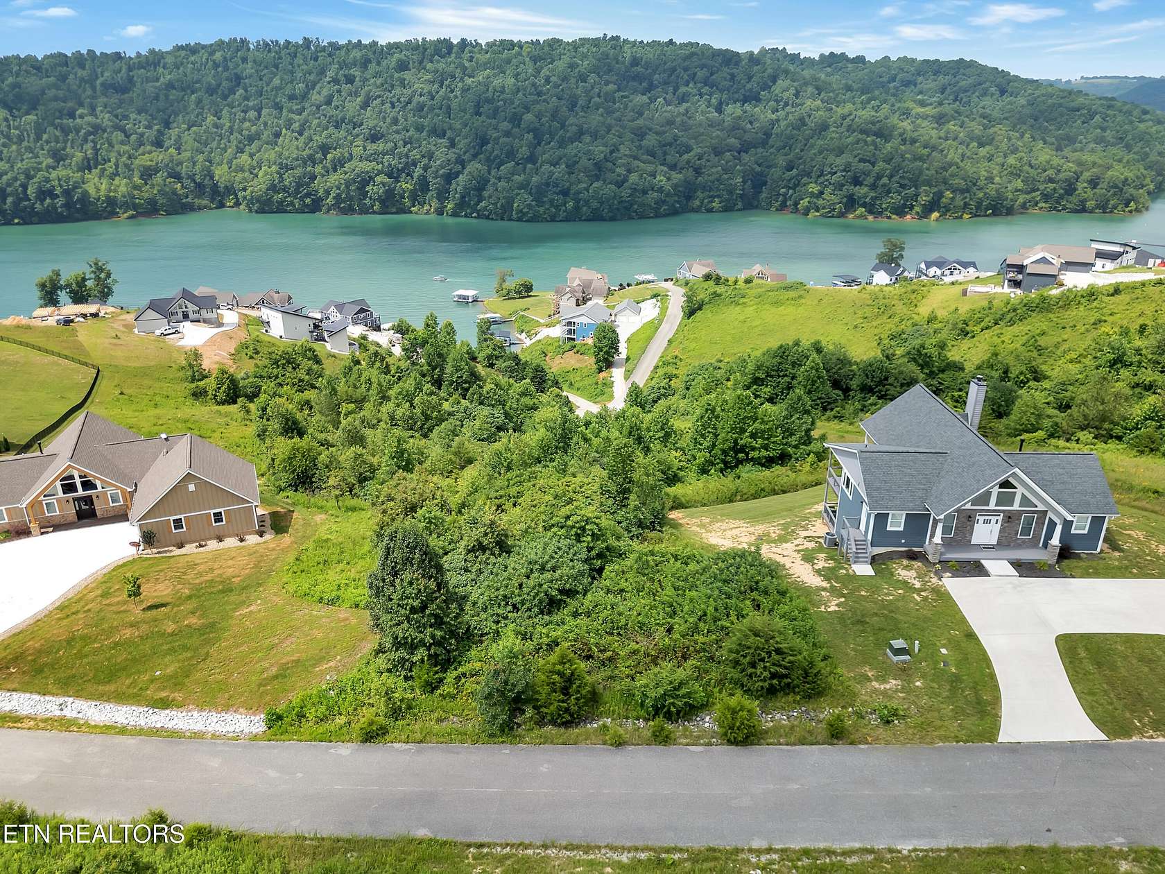 1 Acre of Residential Land for Sale in La Follette, Tennessee