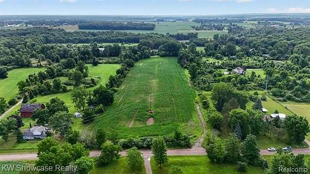 10.6 Acres of Land for Sale in Handy Township, Michigan