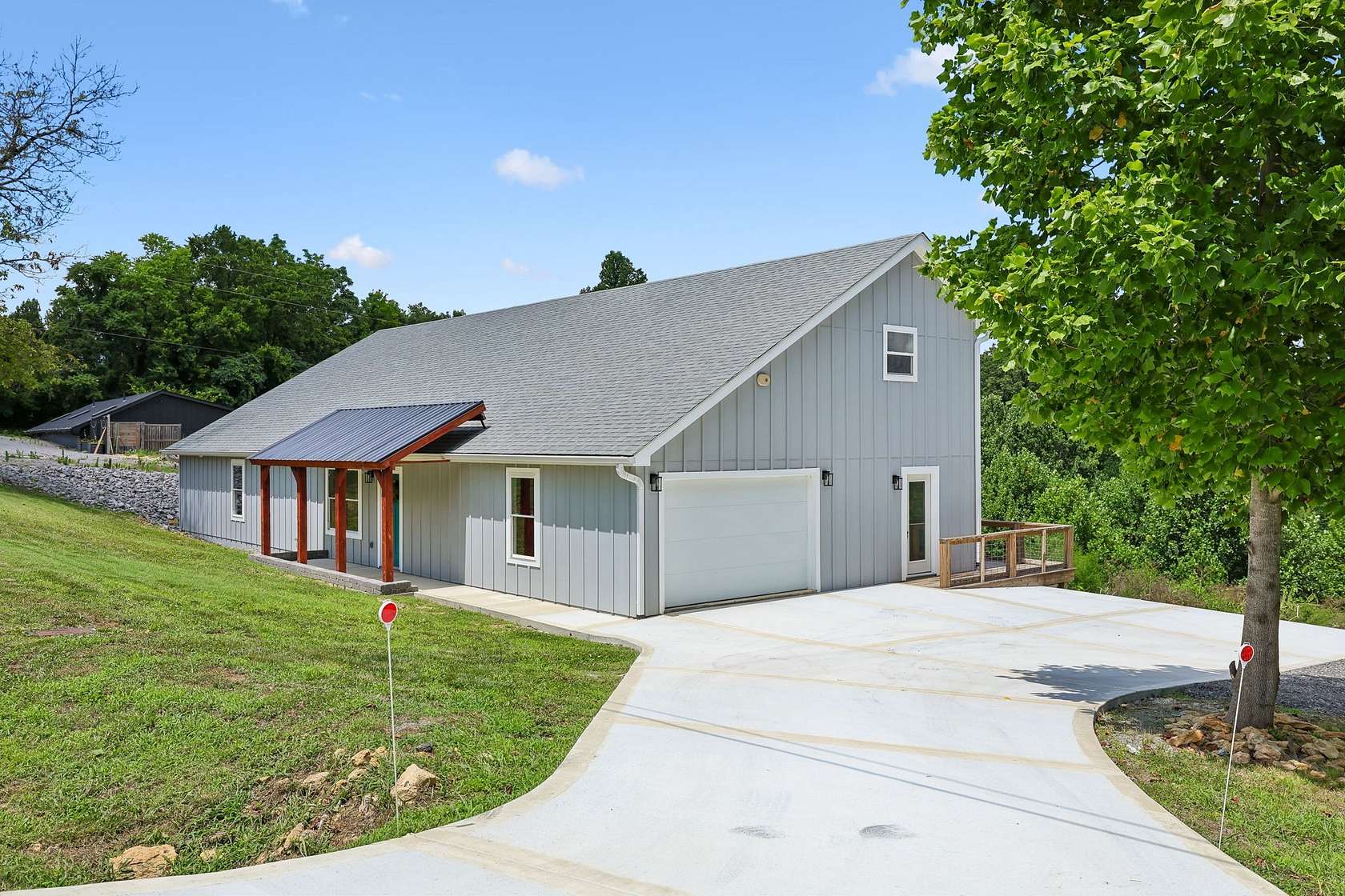 2 Acres of Land with Home for Sale in Dowelltown, Tennessee