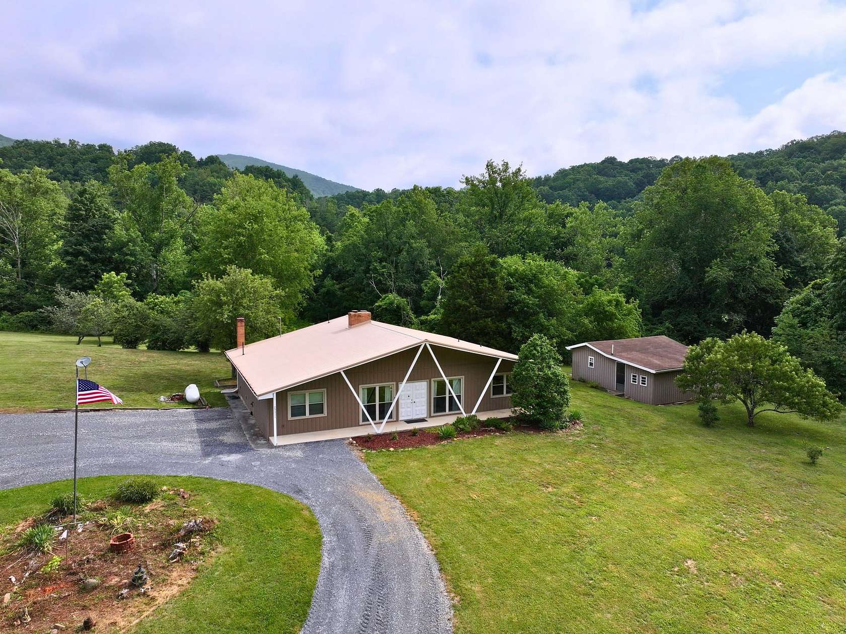 23.7 Acres of Recreational Land with Home for Sale in Saltville, Virginia