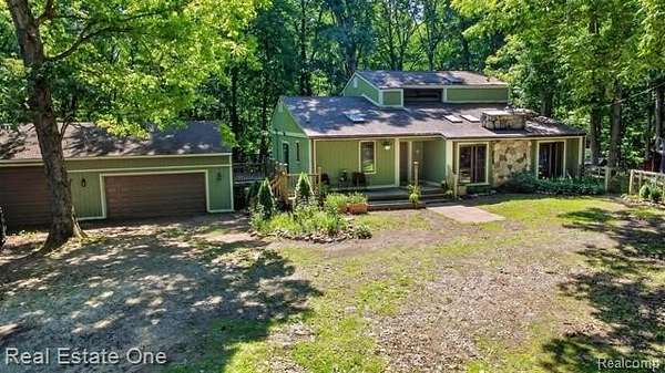 2.32 Acres of Land with Home for Sale in Groveland Township, Michigan