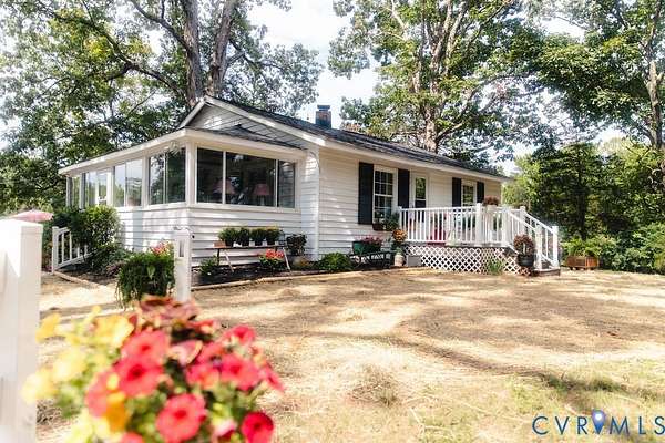 12 Acres of Land with Home for Sale in Powhatan, Virginia