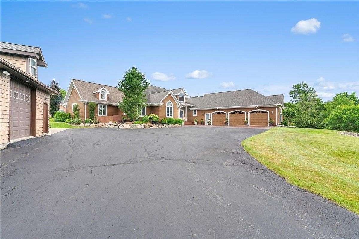 7.2 Acres of Land with Home for Sale in Owosso, Michigan