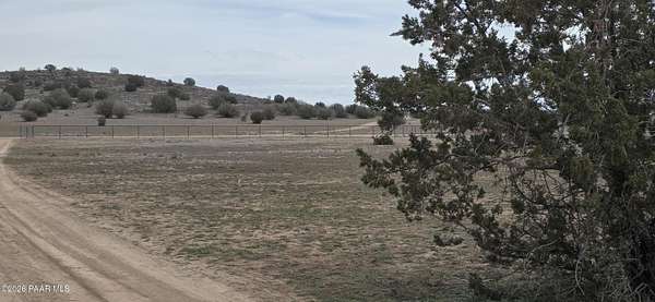 7 Acres of Residential Land for Sale in Paulden, Arizona