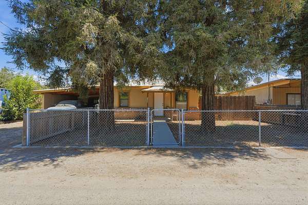 6 Acres of Improved Land for Sale in Lindsay, California
