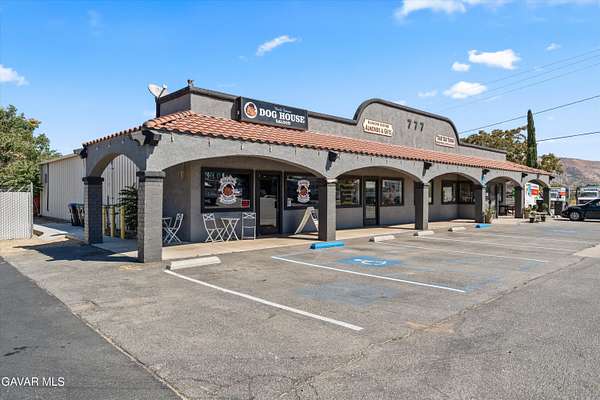 3.67 Acres of Improved Commercial Land for Sale in Tehachapi, California