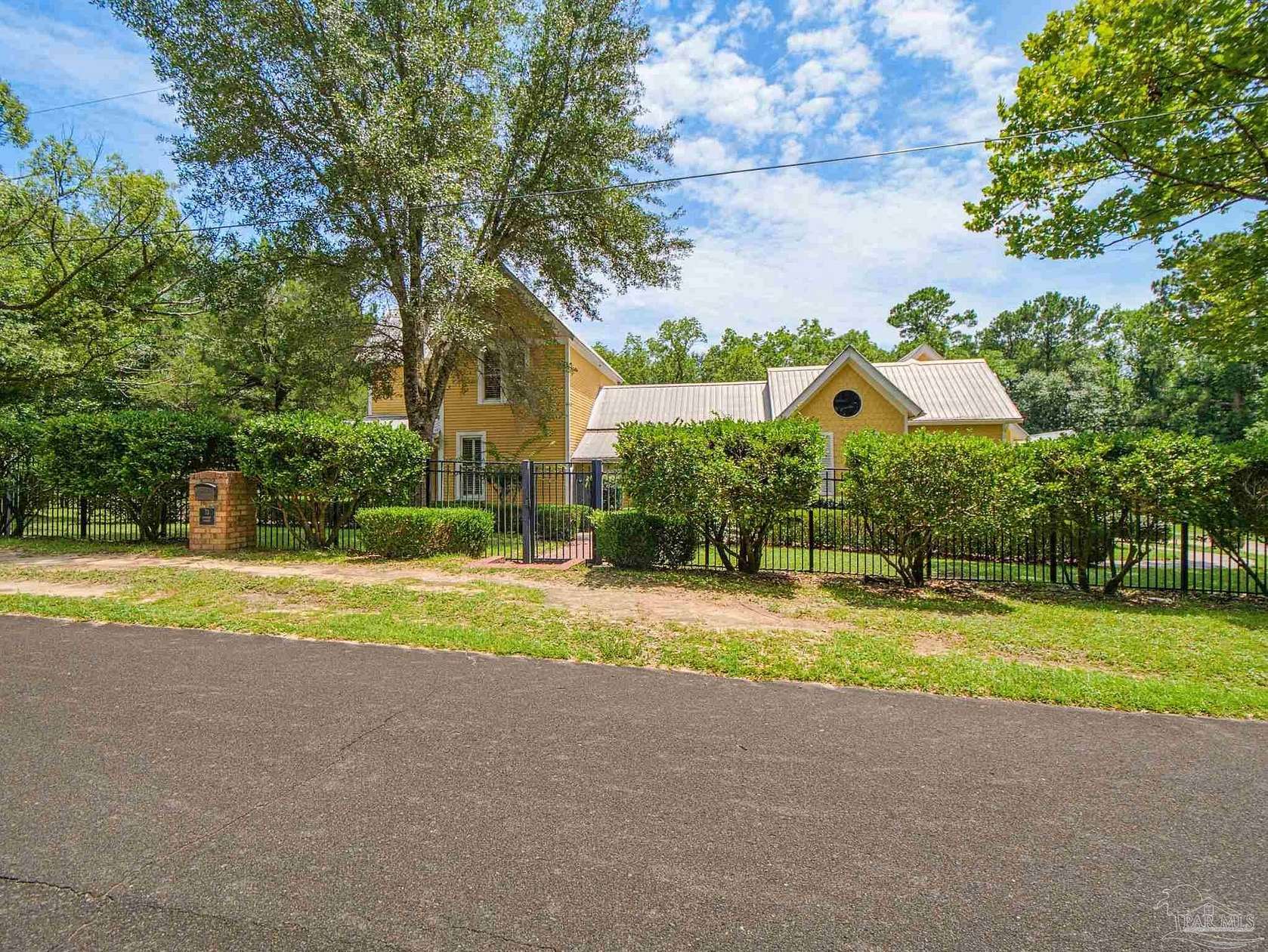 2 Acres of Land with Home for Sale in DeFuniak Springs, Florida