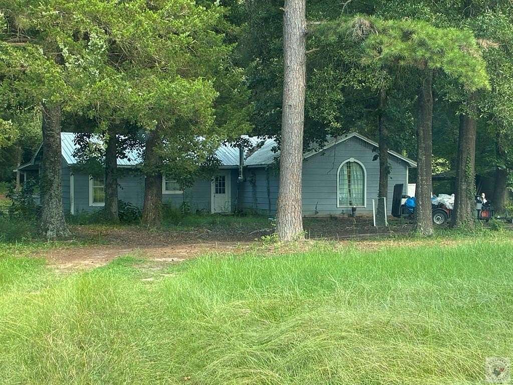 2.5 Acres of Land with Home for Sale in Texarkana, Arkansas