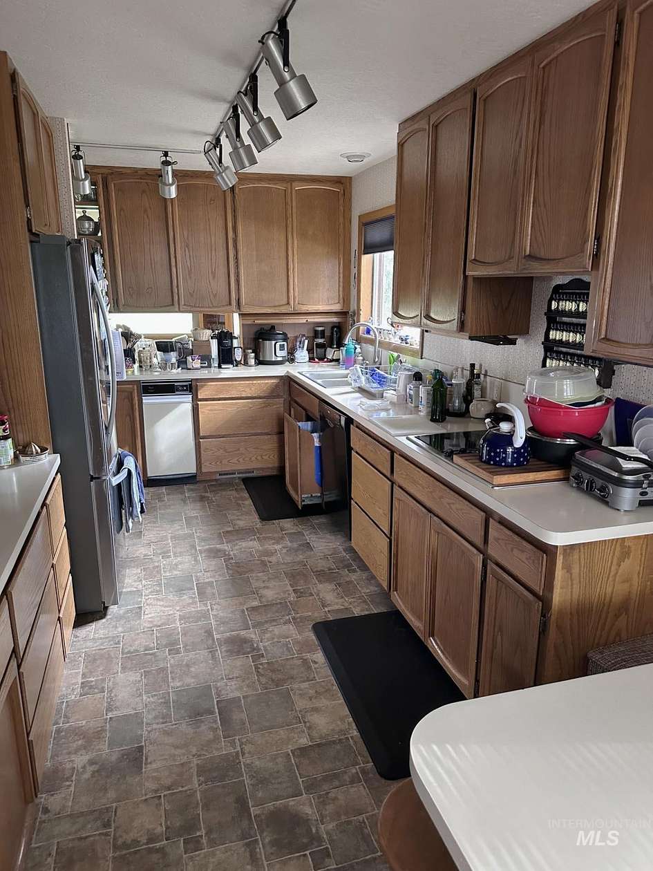 2.63 Acres of Land with Home for Sale in Caldwell, Idaho