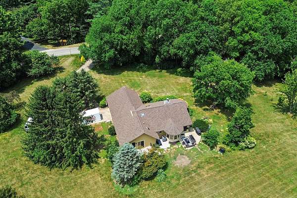 2.5 Acres of Land with Home for Sale in Ashville, Ohio