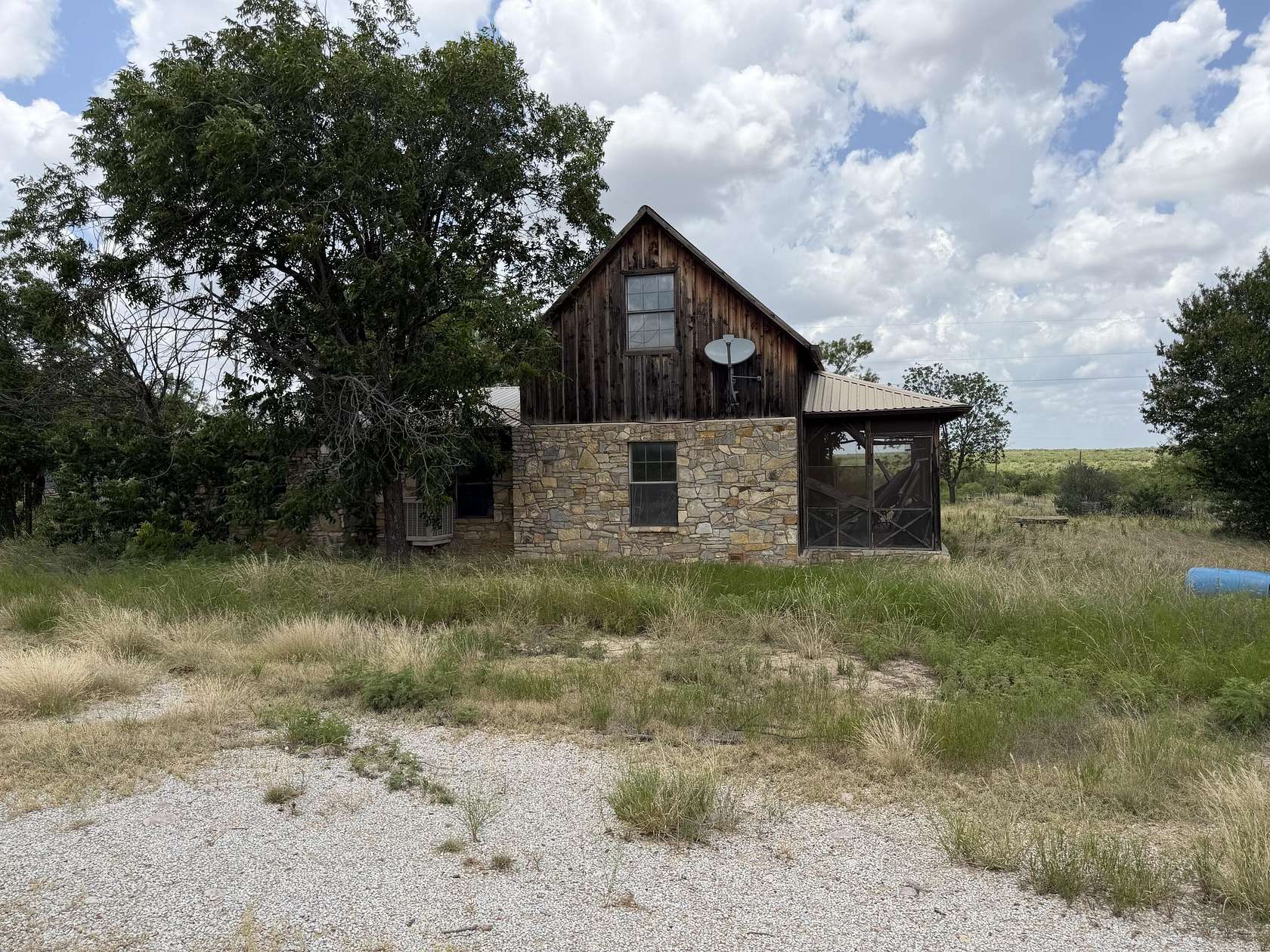 20 Acres of Land with Home for Sale in Talpa, Texas