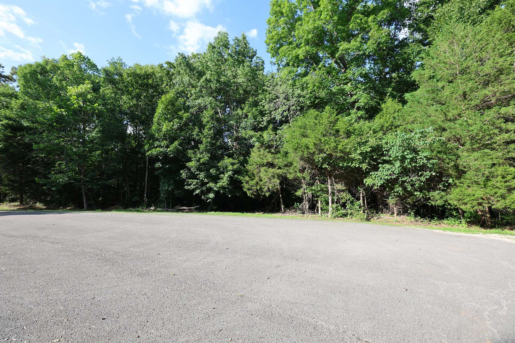 5 Acres of Land for Sale in Kingston Springs, Tennessee