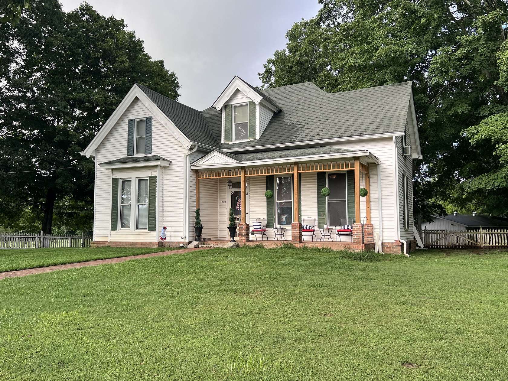 2 Acres of Land with Home for Sale in Clarksville, Tennessee
