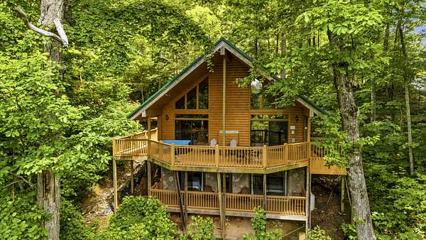 2.39 Acres of Land with Home for Auction in Gatlinburg, Tennessee