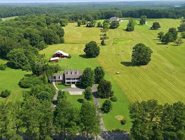 3.6 Acres of Land with Home for Sale in Dickson, Tennessee