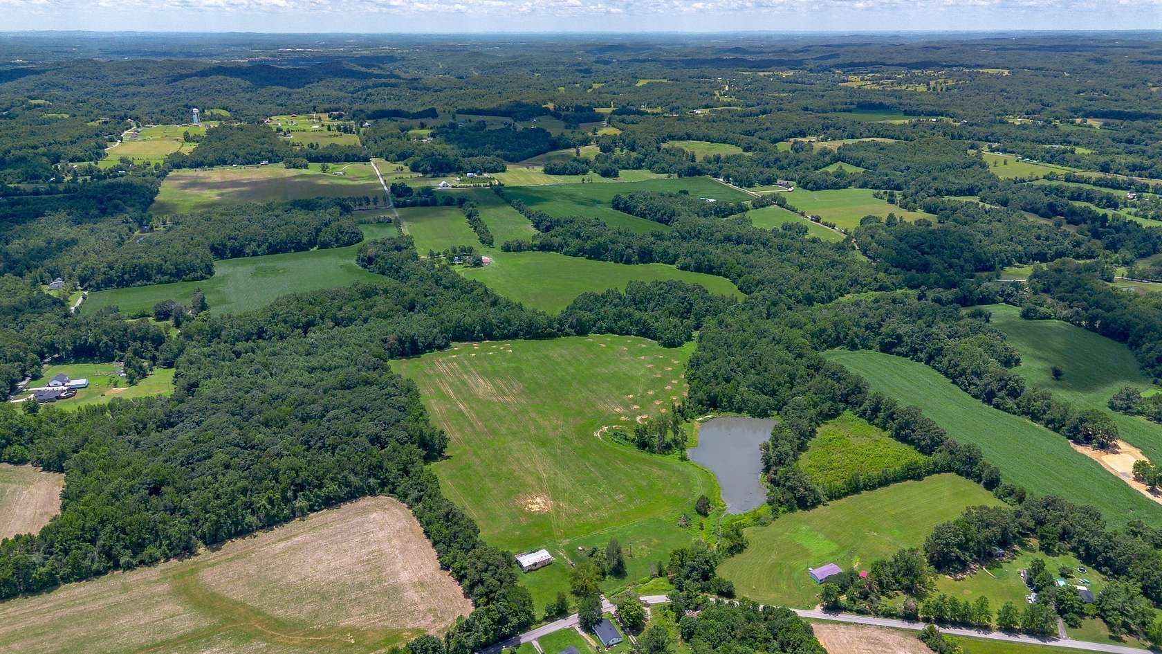 11.1 Acres of Land for Auction in Bethpage, Tennessee