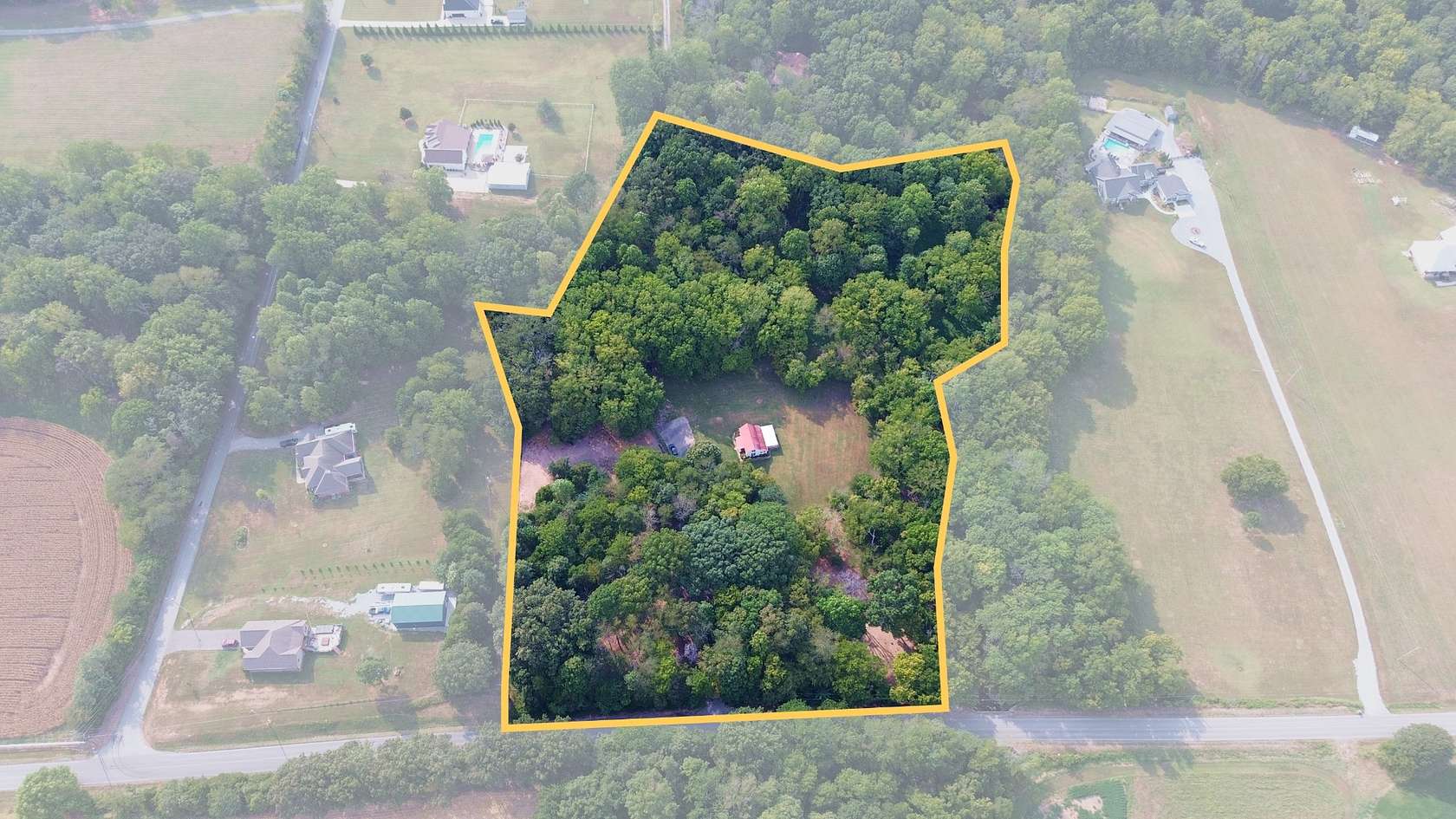 9.13 Acres of Land with Home for Sale in Portland, Tennessee