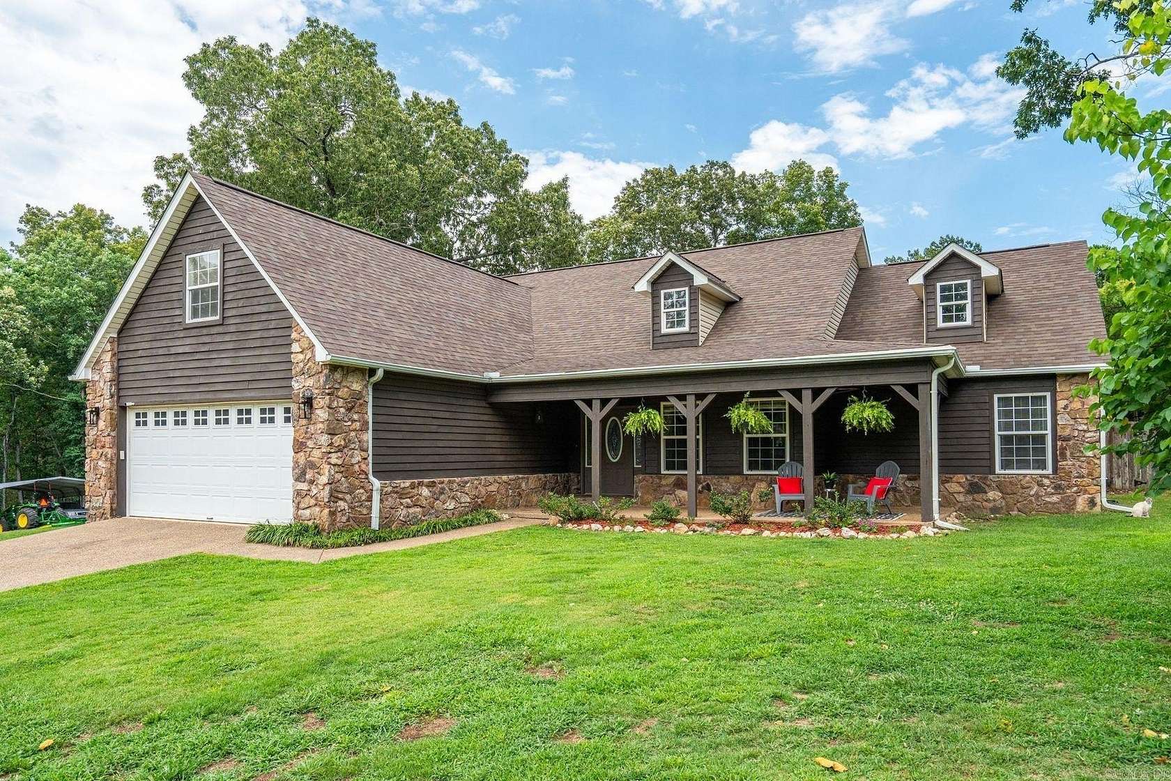 4 Acres of Land with Home for Sale in Pearcy, Arkansas