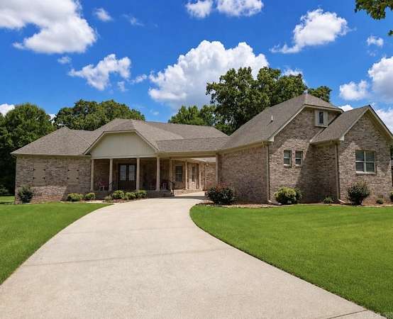 4.84 Acres of Land with Home for Sale in Searcy, Arkansas