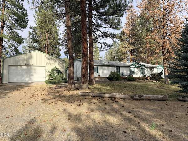 2.16 Acres of Land with Home for Sale in Bonanza, Oregon