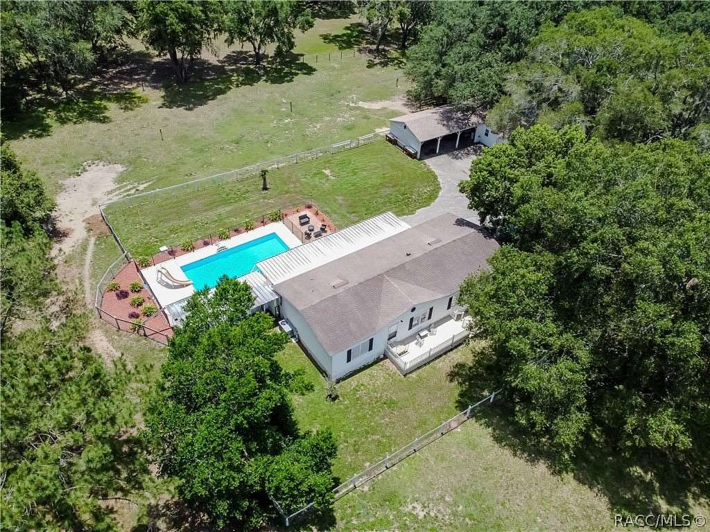 4.8 Acres of Land with Home for Sale in Floral City, Florida