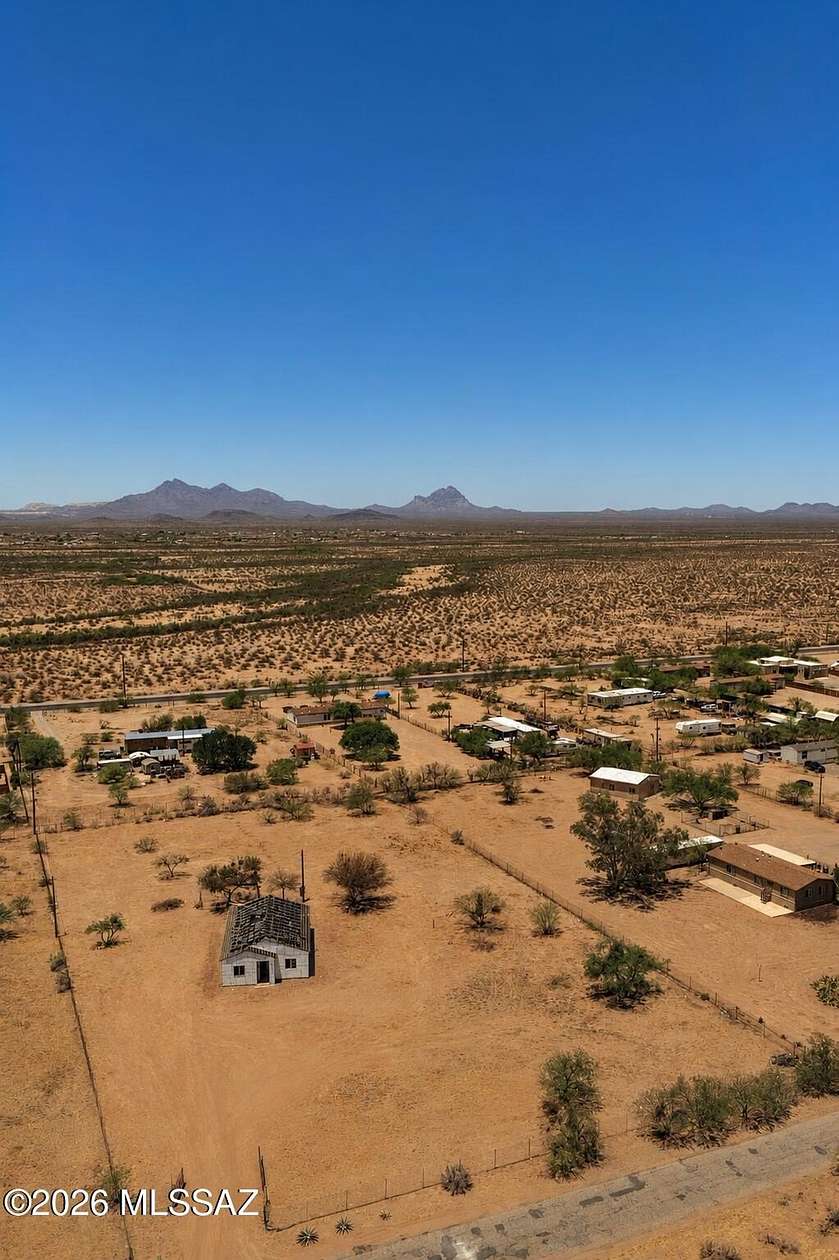 1.65 Acres of Land with Home for Sale in Marana, Arizona