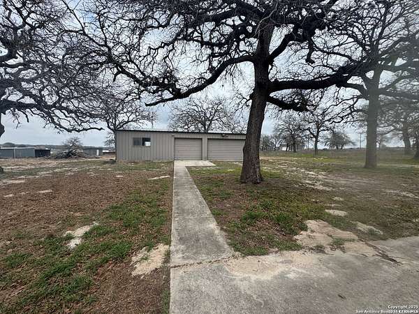 2 Acres of Land with Home for Lease in La Vernia, Texas