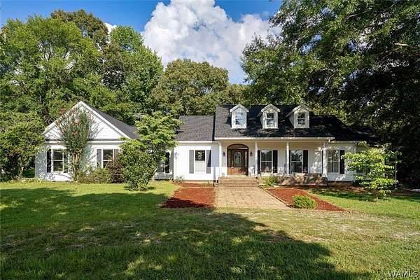 14 Acres of Land with Home for Sale in Moundville, Alabama