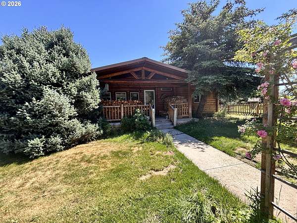7.63 Acres of Land with Home for Sale in Joseph, Oregon