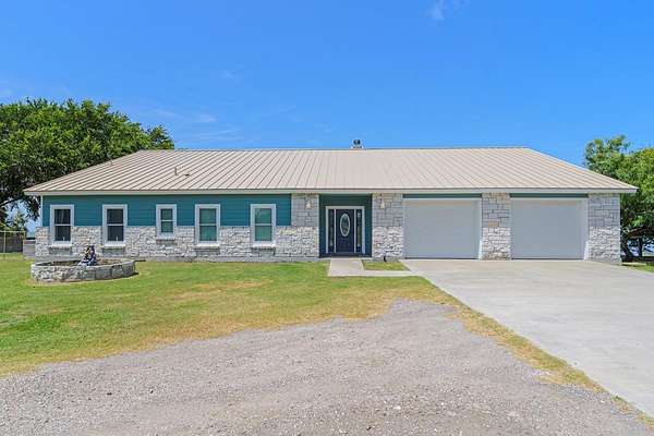 2.58 Acres of Land with Home for Sale in Ingleside, Texas
