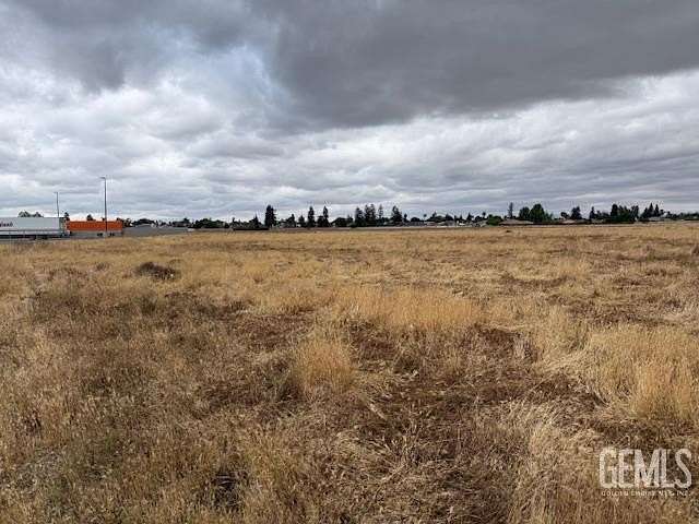 18 Acres of Commercial Land for Sale in Bakersfield, California