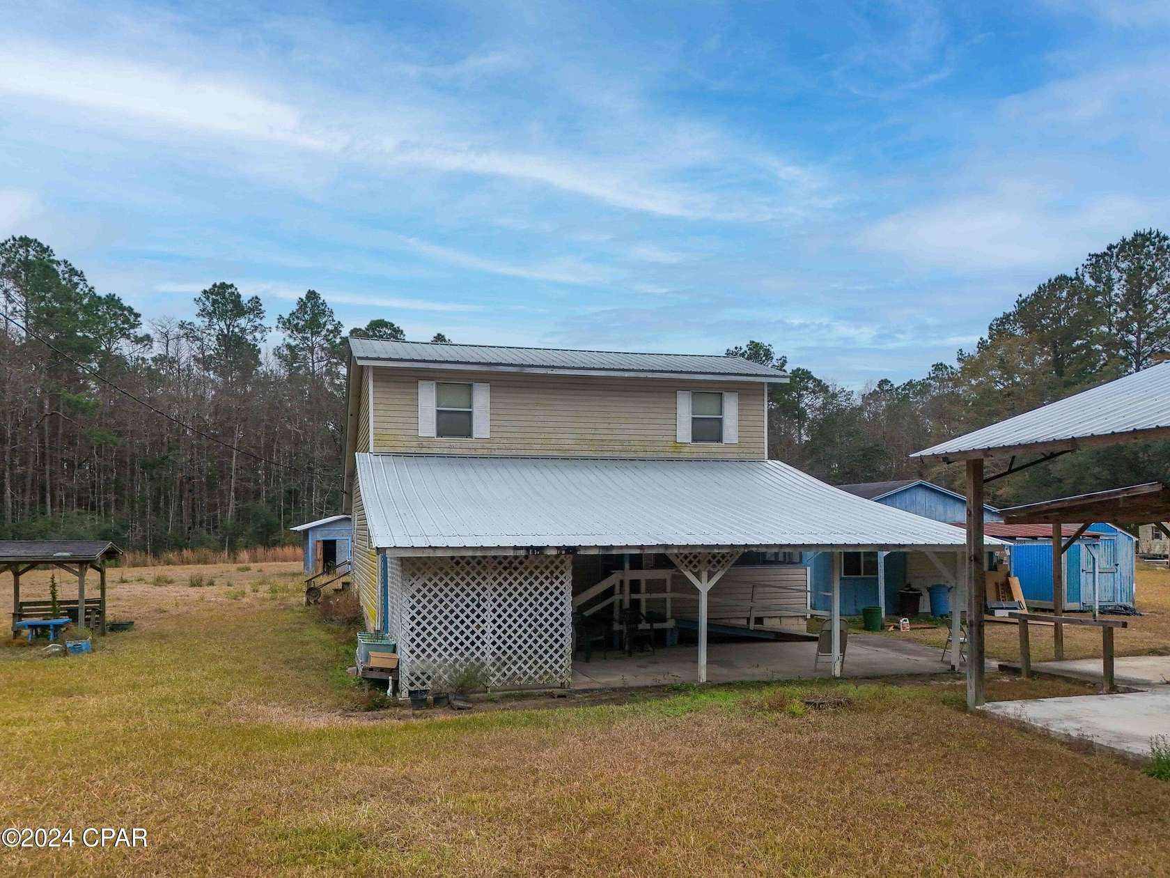 3.62 Acres of Land with Home for Sale in Vernon, Florida