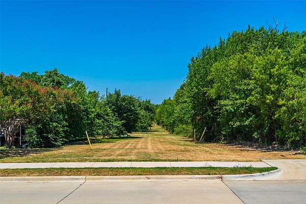 1.25 Acres of Residential Land for Sale in Kennedale, Texas