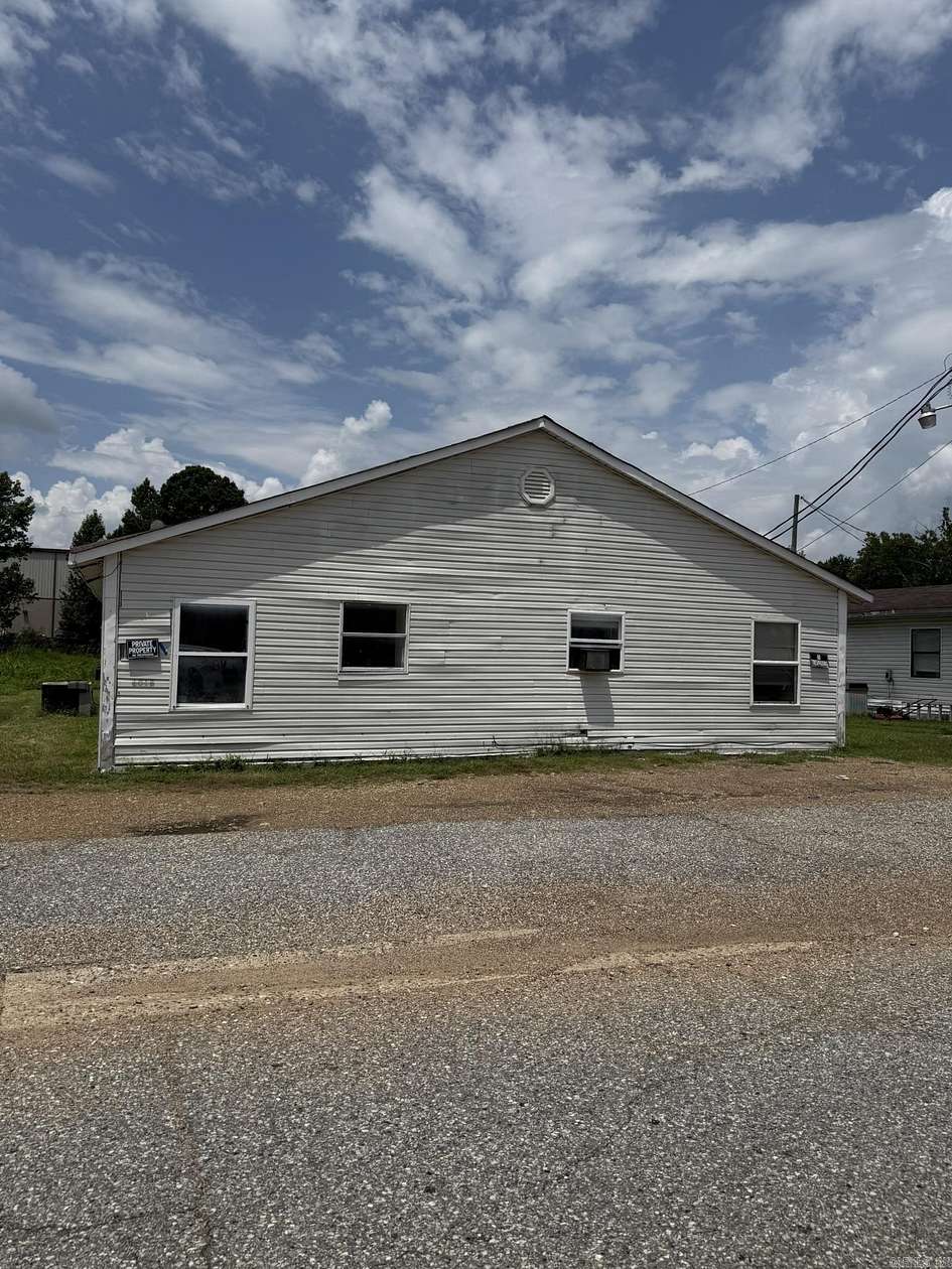 1.87 Acres of Improved Commercial Land for Sale in Nashville, Arkansas