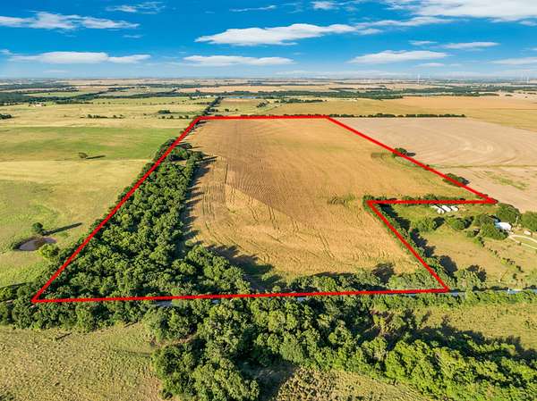 84 Acres of Agricultural & Residential Land for Sale in Bynum, Texas