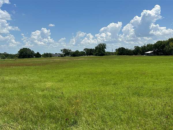 5 Acres of Land for Sale in Whitesboro, Texas