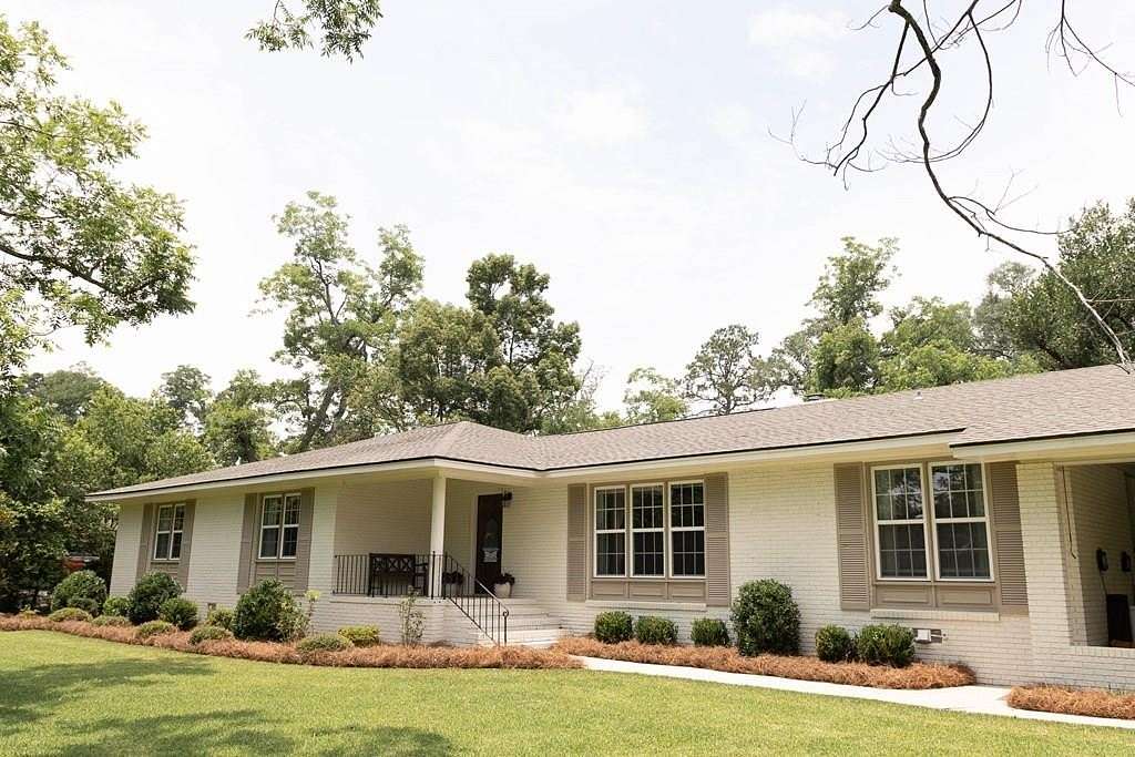 1.5 Acres of Land with Home for Sale in Valdosta, Georgia