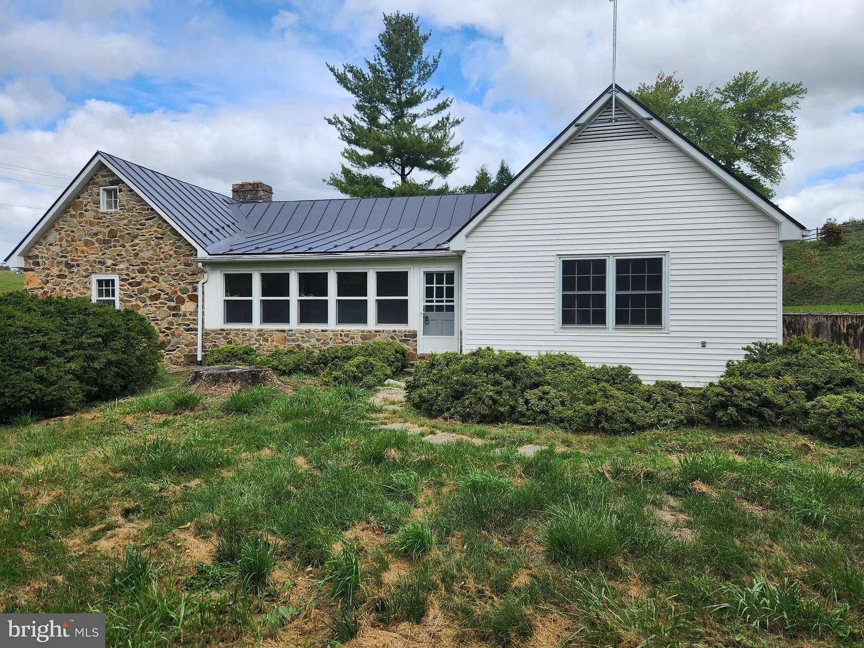 1.53 Acres of Land with Home for Lease in Upperville, Virginia