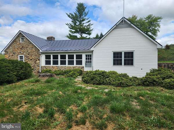 1.53 Acres of Land with Home for Lease in Upperville, Virginia