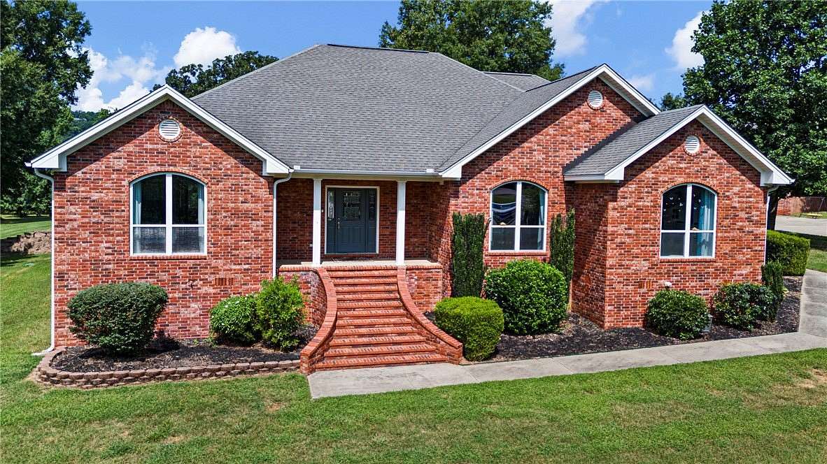 17 Acres of Land with Home for Sale in Russellville, Arkansas
