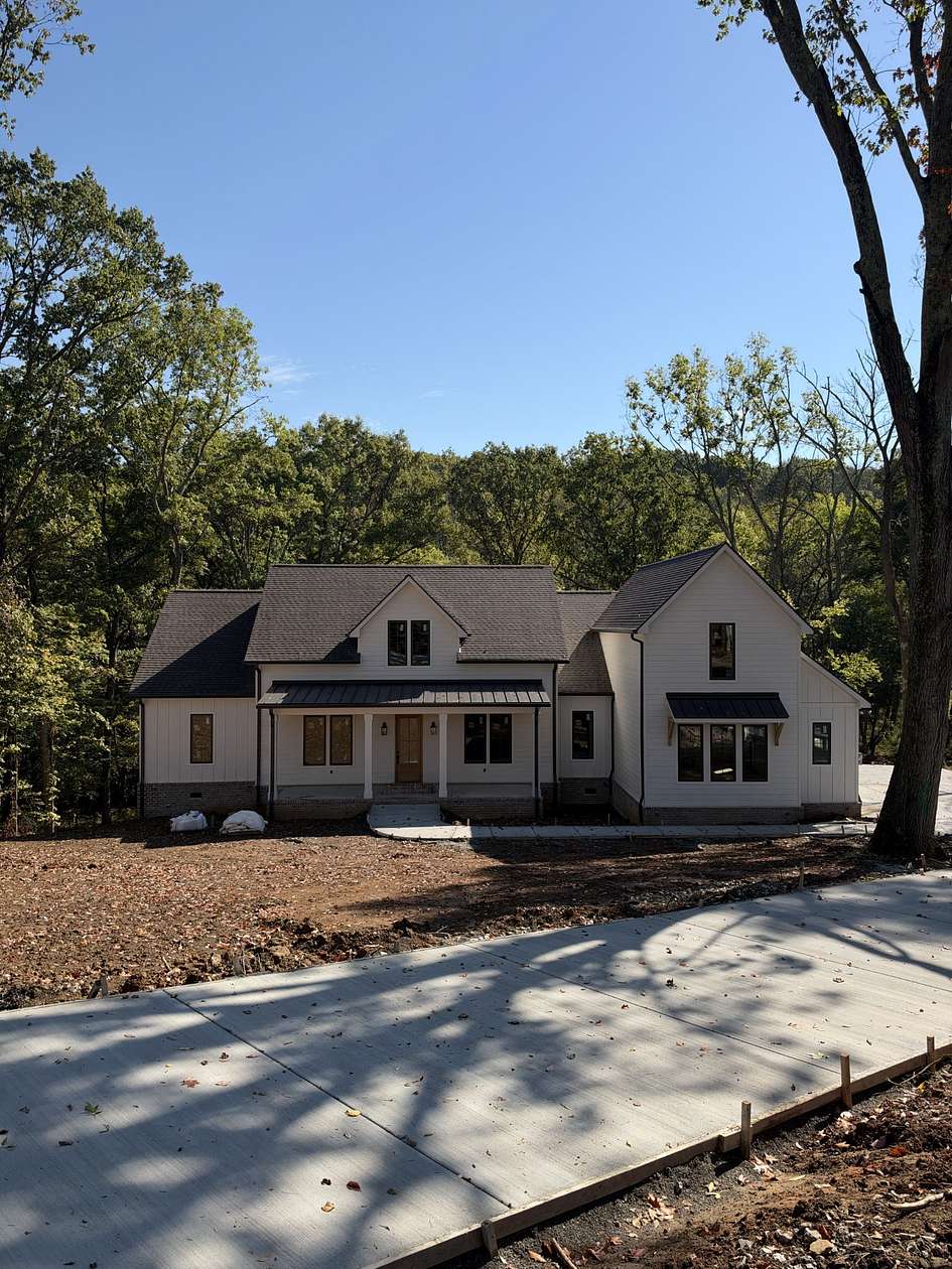 8.1 Acres of Land with Home for Sale in Lebanon, Tennessee