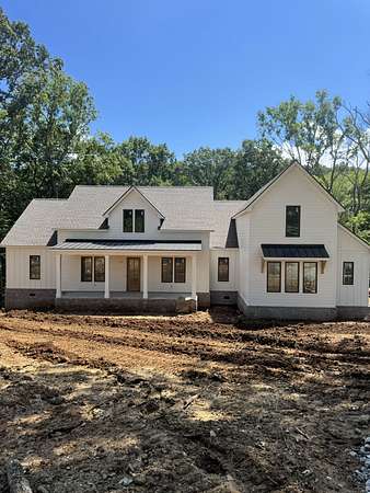 8.1 Acres of Land with Home for Sale in Lebanon, Tennessee