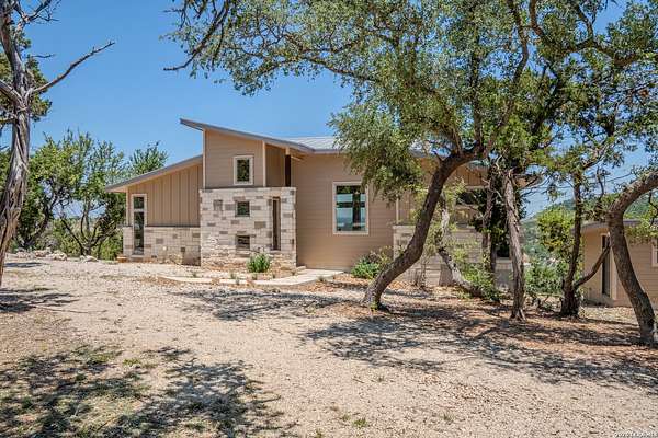 5 Acres of Land with Home for Lease in New Braunfels, Texas