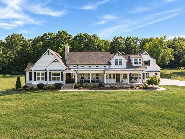 10 Acres of Land with Home for Sale in Mount Juliet, Tennessee