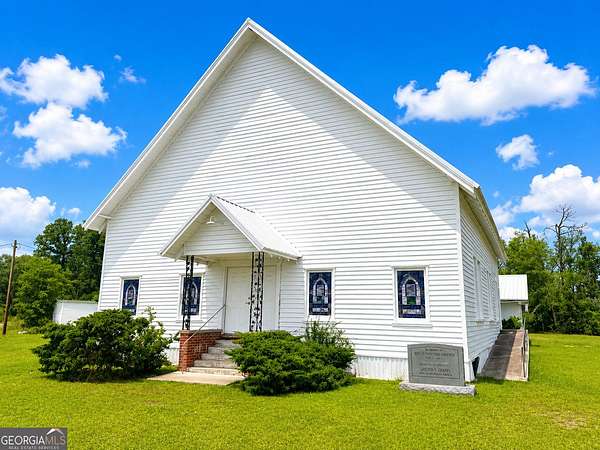 1.5 Acres of Improved Commercial Land for Sale in Lumber City, Georgia