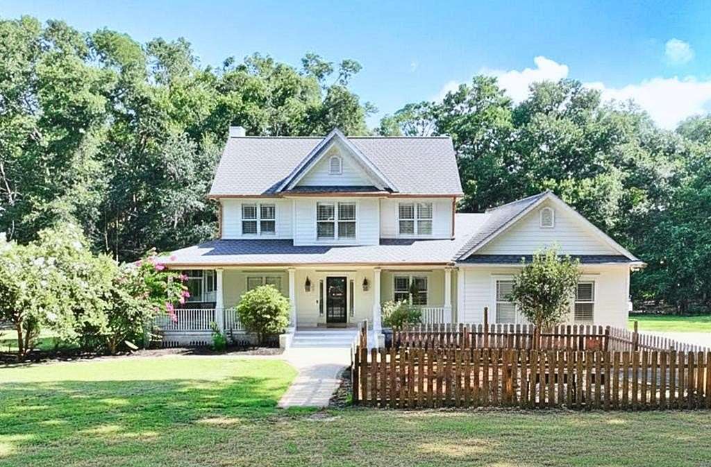 19.4 Acres of Land with Home for Sale in Boston, Georgia