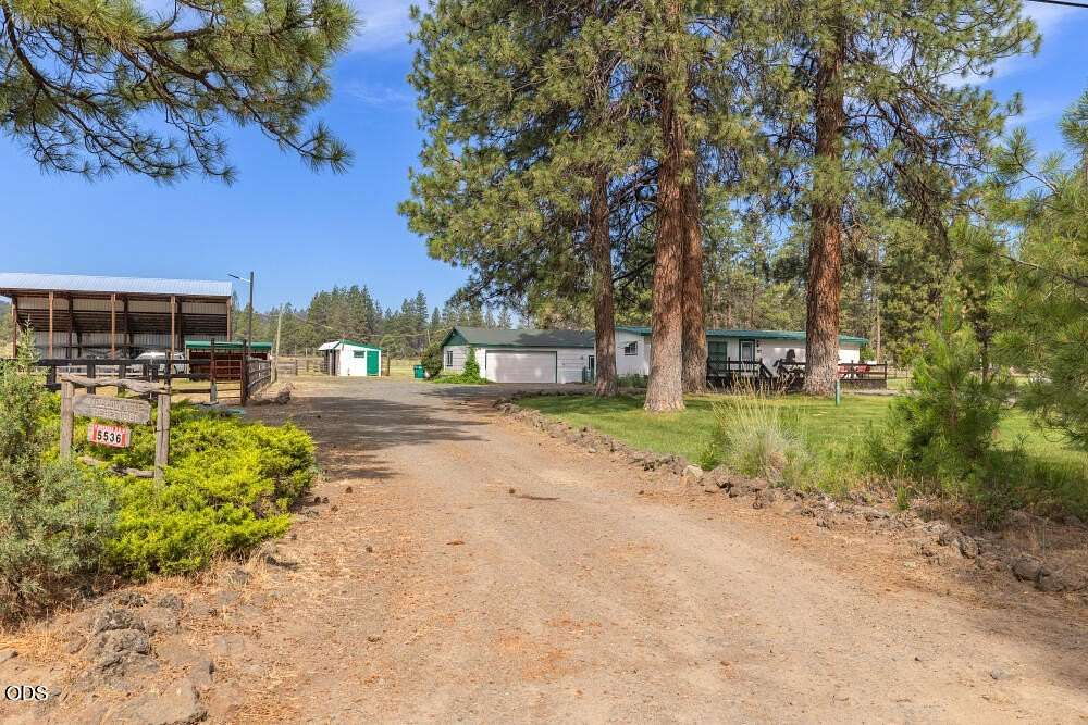 4.56 Acres of Land with Home for Sale in Bonanza, Oregon