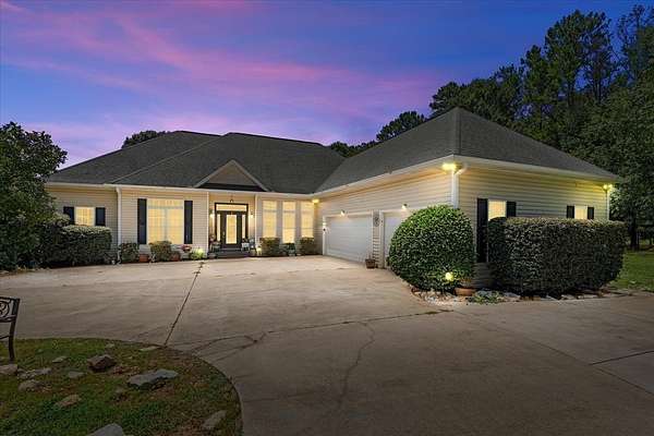 18 Acres of Land with Home for Sale in Whitesburg, Georgia
