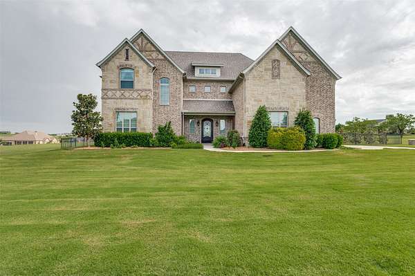 2.67 Acres of Land with Home for Sale in Aledo, Texas